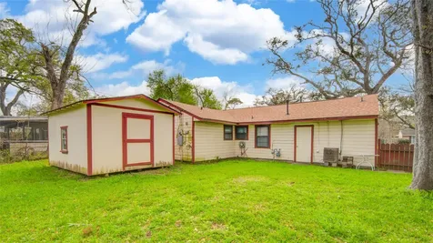 215 Cypress Street Lake Jackson TX 77566