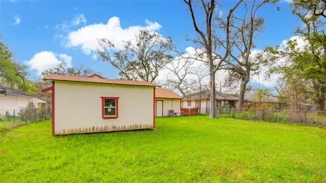 215 Cypress Street Lake Jackson TX 77566