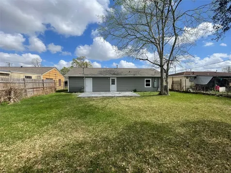 7634 Belbay Street Houston TX 77033
