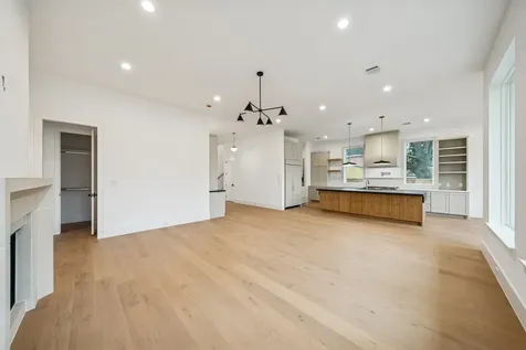 1227 Howard Lane Bellaire TX 77401