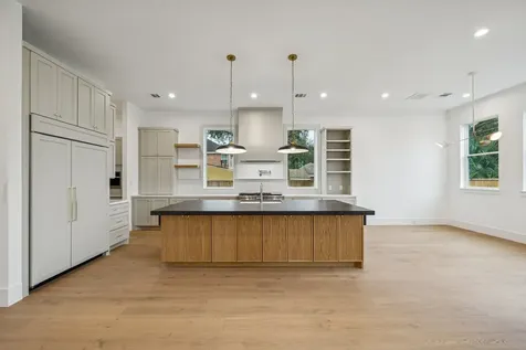 1227 Howard Lane Bellaire TX 77401