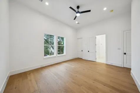 1227 Howard Lane Bellaire TX 77401