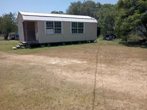 826 Avenue C Sinton TX 78387