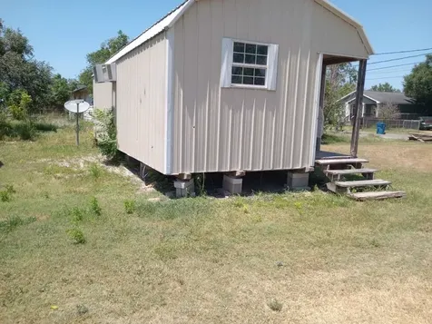 826 Avenue C Sinton TX 78387