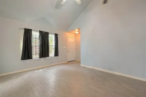 4813 Pederson Street Houston TX 77033
