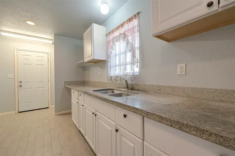 4813 Pederson Street Houston TX 77033