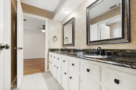 2439 Hodges Bend Circle Sugar Land TX 77479
