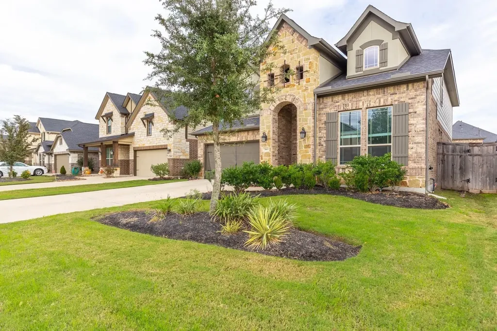 3443 Cabernet Shores Drive Fulshear TX 77441