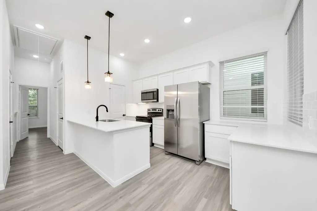 5103 Mallow Street B Houston TX 77033