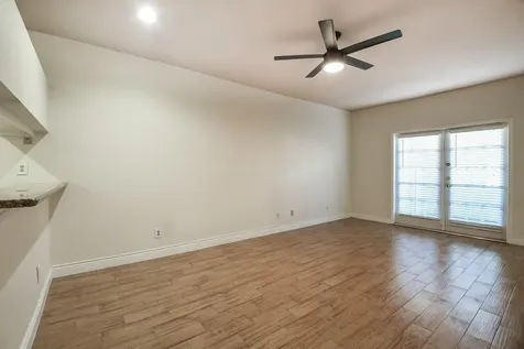 2121 El Paseo Street 1805 Houston TX 77054