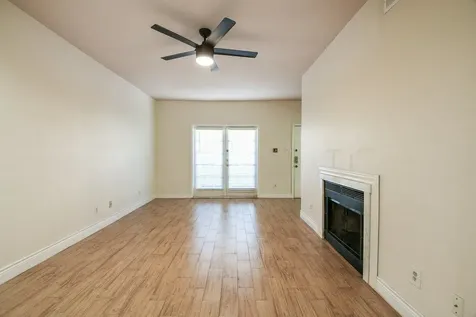 2121 El Paseo Street 1805 Houston TX 77054
