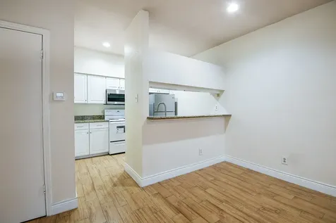 2121 El Paseo Street 1805 Houston TX 77054