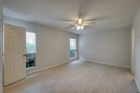 1860 White Oak Drive 207 Houston TX 77009