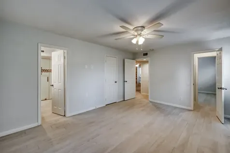 1860 White Oak Drive 207 Houston TX 77009