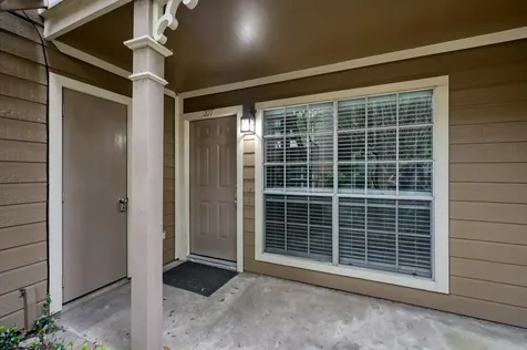 1860 White Oak Drive 207 Houston TX 77009