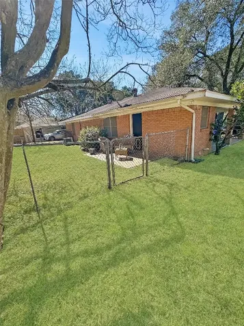 312 S 5th Street Crockett TX 75835