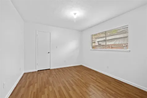 6327 Lynkat Lane Houston TX 77083