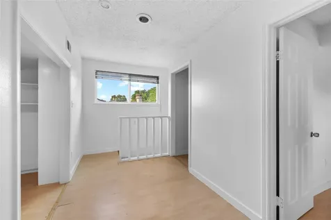6327 Lynkat Lane Houston TX 77083