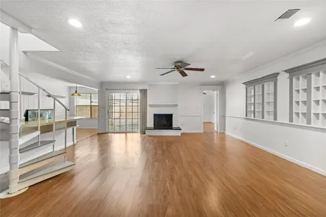 6327 Lynkat Lane Houston TX 77083