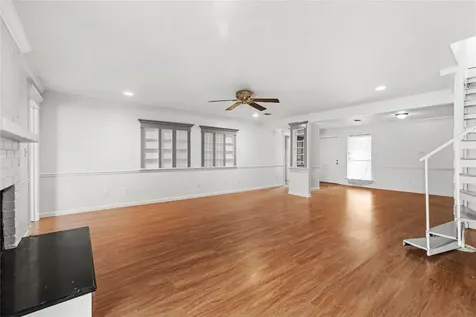 6327 Lynkat Lane Houston TX 77083