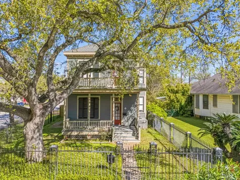 3828 Bernardo De Galvez Avenue Galveston TX 77550
