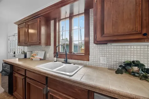 3828 Bernardo De Galvez Avenue Galveston TX 77550