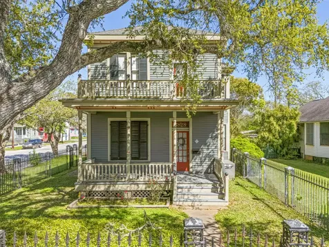 3828 Bernardo De Galvez Avenue Galveston TX 77550
