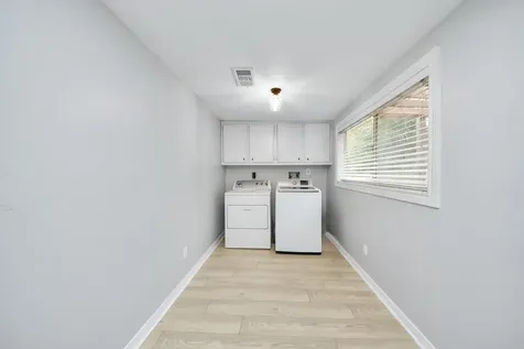 125 N Shirley Street Alvin TX 77511