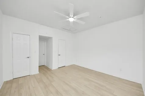 125 N Shirley Street Alvin TX 77511