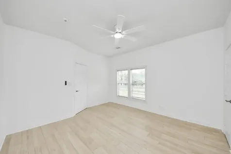 125 N Shirley Street Alvin TX 77511