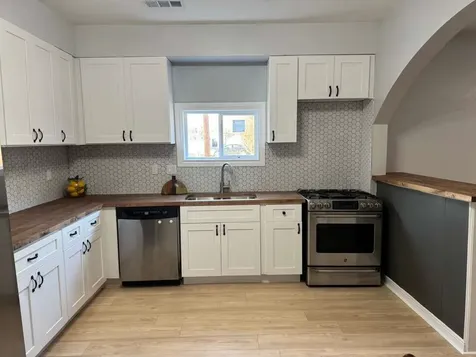 125 N Shirley Street Alvin TX 77511