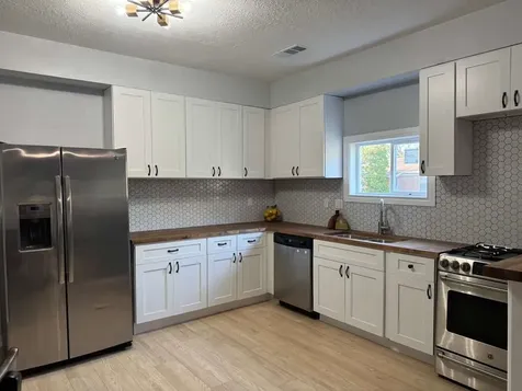 125 N Shirley Street Alvin TX 77511