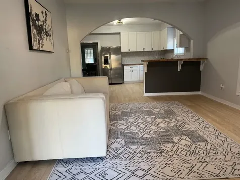 125 N Shirley Street Alvin TX 77511
