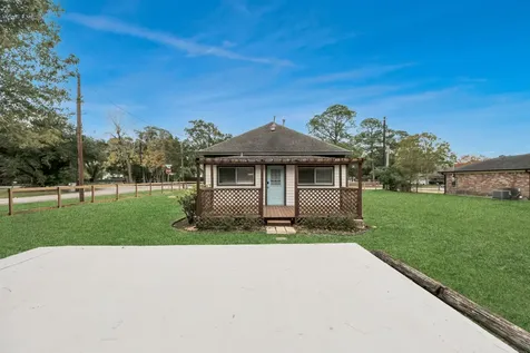 125 N Shirley Street Alvin TX 77511