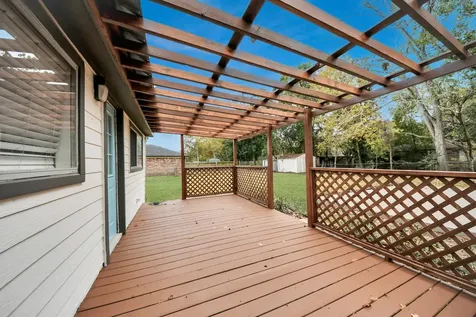 125 N Shirley Street Alvin TX 77511