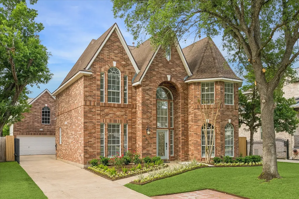 4800 Holly Street Bellaire TX 77401