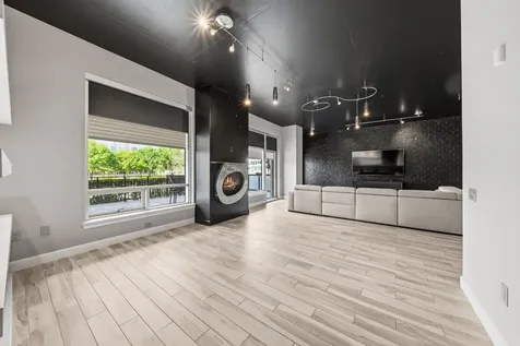 3 Waterway Court 1b The Woodlands TX 77380