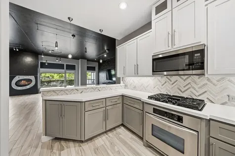 3 Waterway Court 1b The Woodlands TX 77380