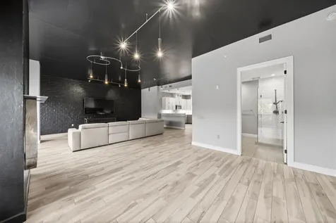 3 Waterway Court 1b The Woodlands TX 77380