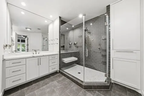 3 Waterway Court 1b The Woodlands TX 77380