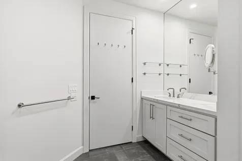 3 Waterway Court 1b The Woodlands TX 77380