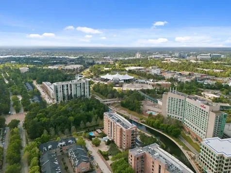 3 Waterway Court 1b The Woodlands TX 77380