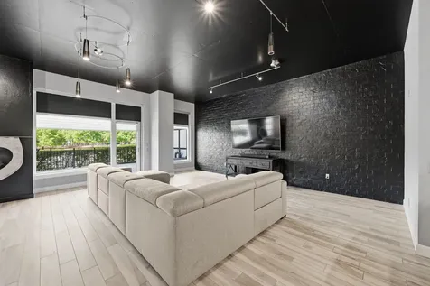 3 Waterway Court 1b The Woodlands TX 77380