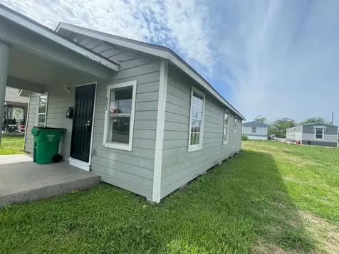 603 Willow Street Baytown TX 77520