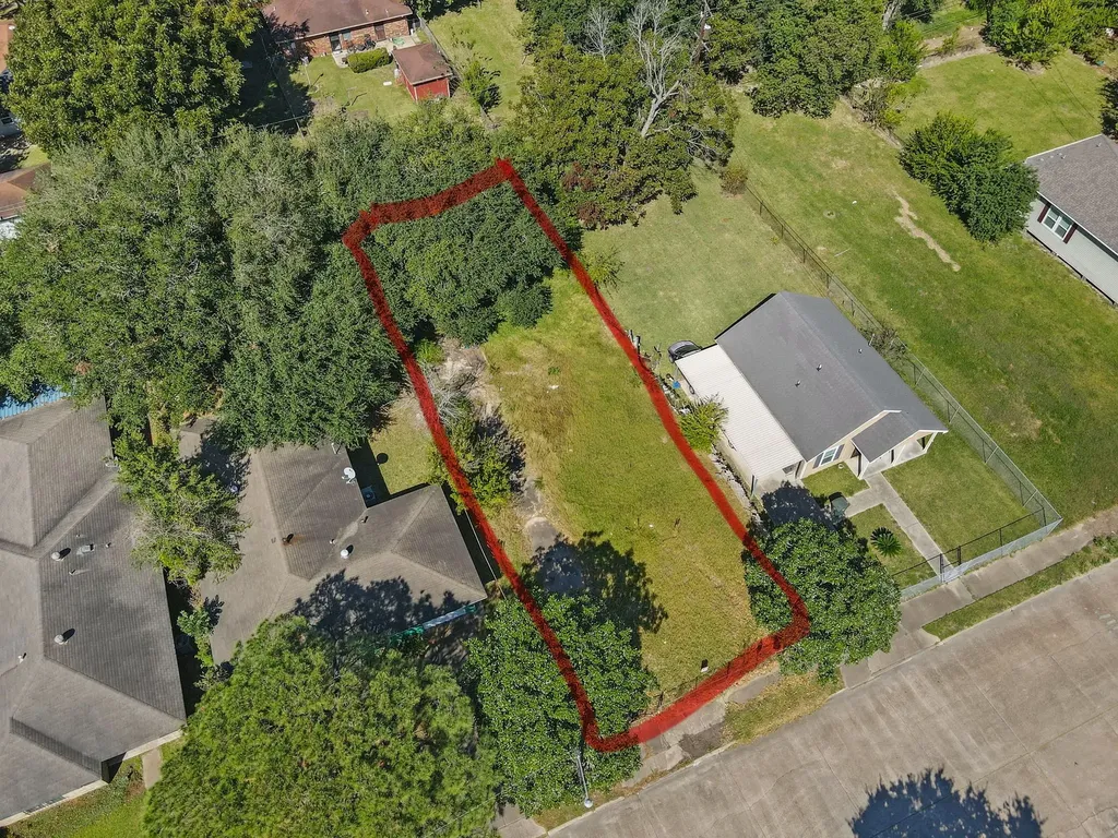 827 W 14th Street Port Arthur TX 77640