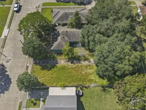 827 W 14th Street Port Arthur TX 77640