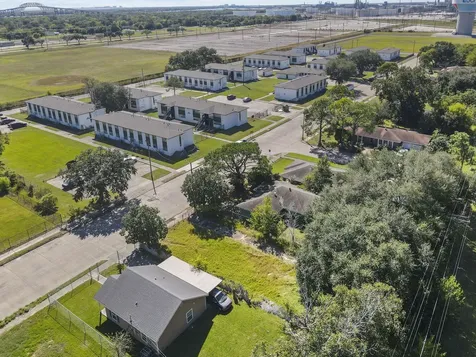 827 W 14th Street Port Arthur TX 77640