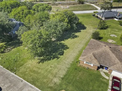 827 W 14th Street Port Arthur TX 77640