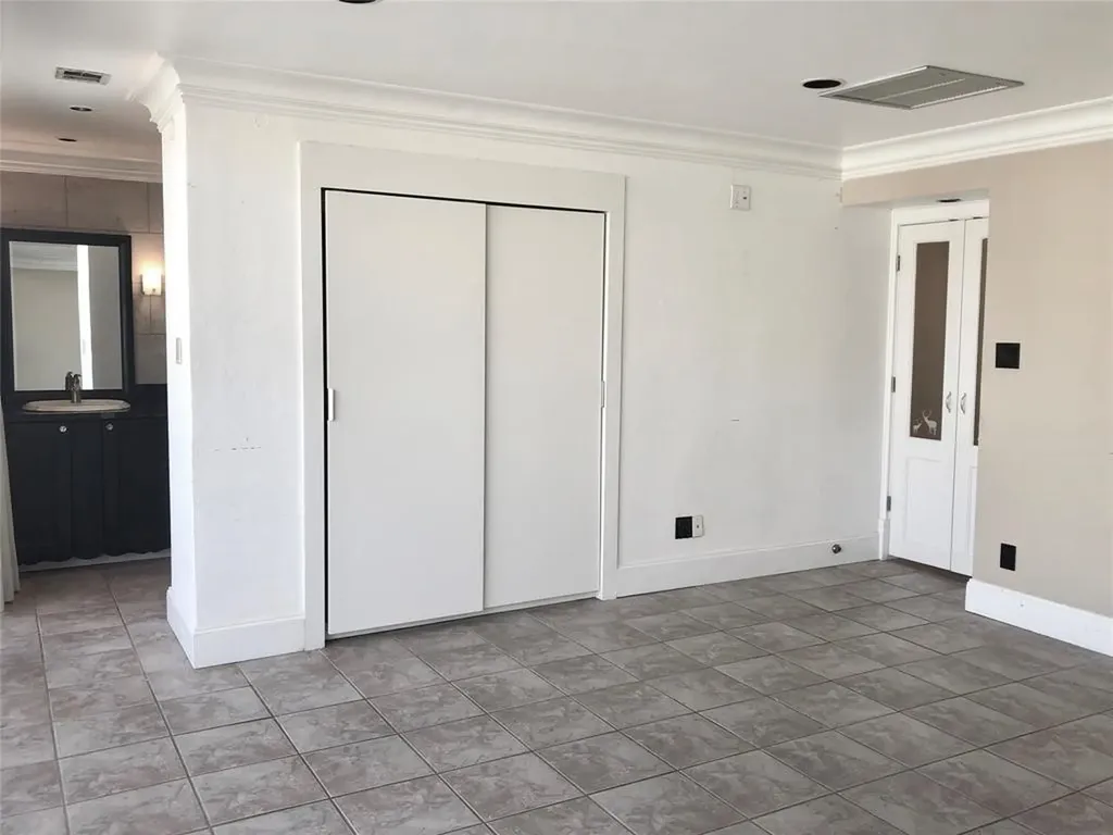 2016 Main Street 2111 Houston TX 77002