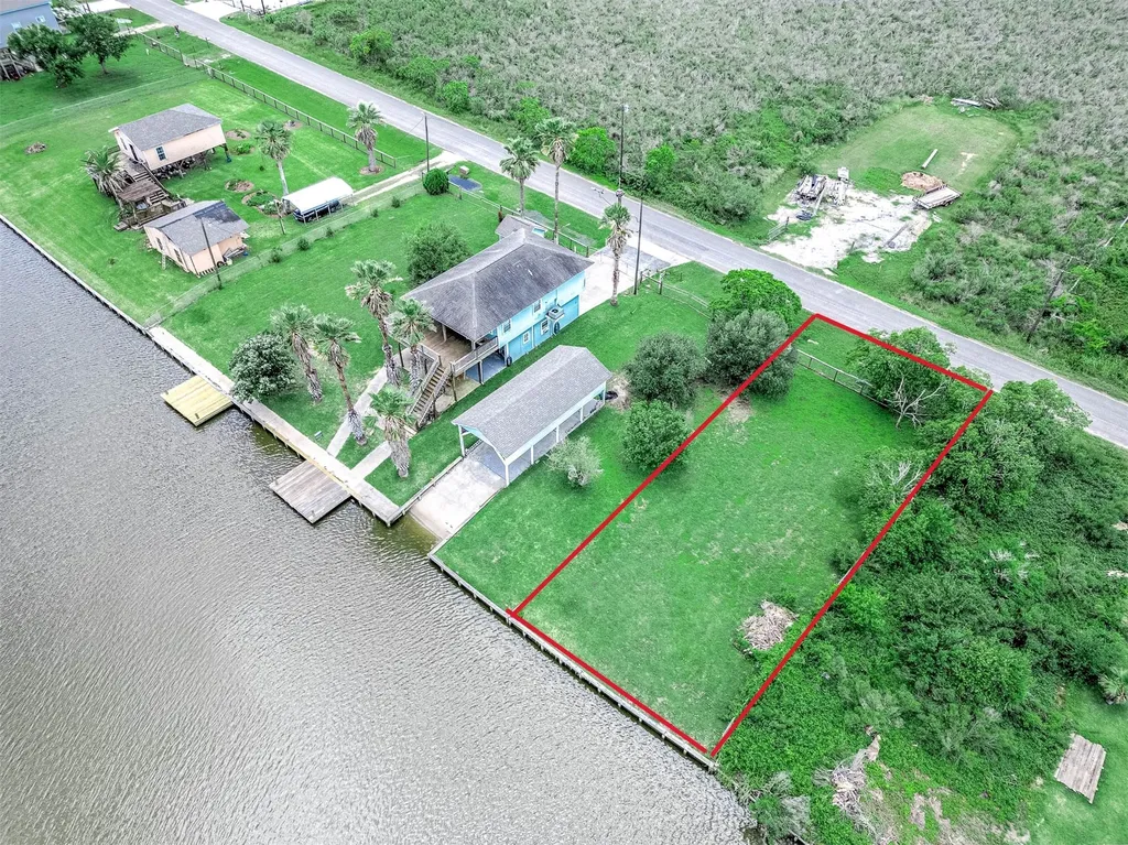 212 County Road 299 Sargent TX 77414